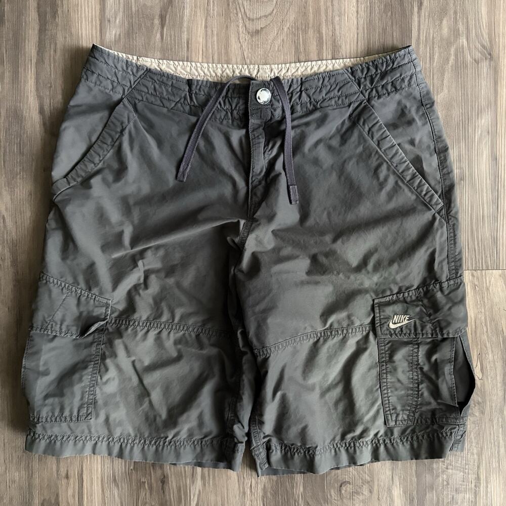 Vintage Y2K Nike Cargo Shorts Men's Size 34 Gray Tech Utility 11" Inseam